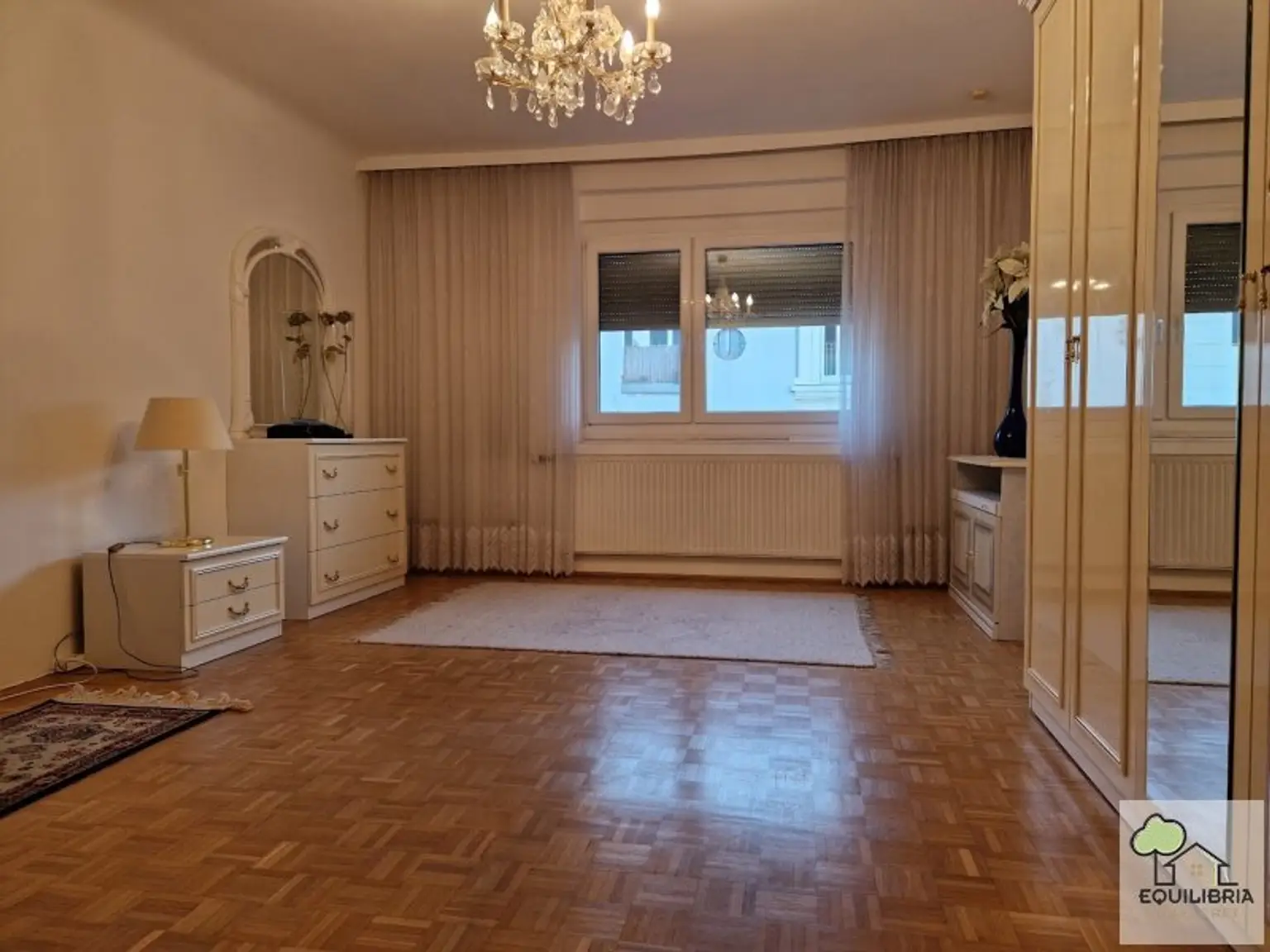 DIREKT BEIM AUGARTEN - Entzückende BALKON-Wohnung mit hochwertiger Ausstattung und LIFT