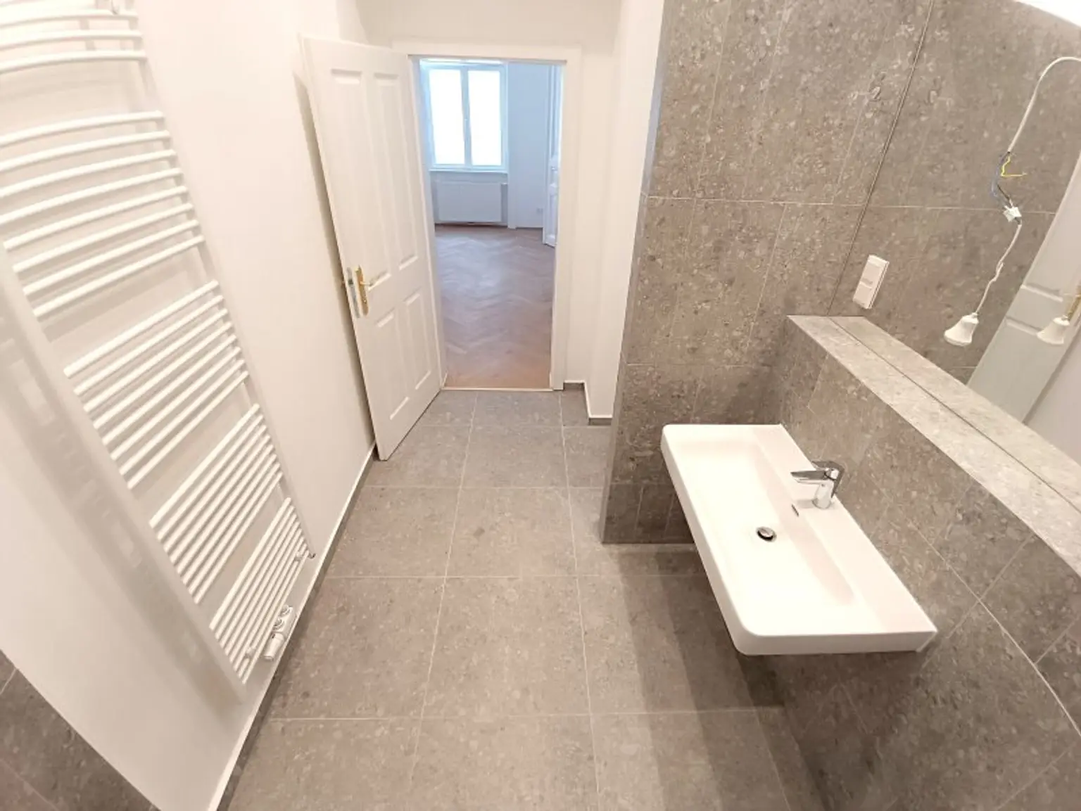 Altbaujuwel mit Erstbezug und U-Bahn Nähe! 3 Zimmer! Nähe Servitenviertel & U4 Friedensbrücke!