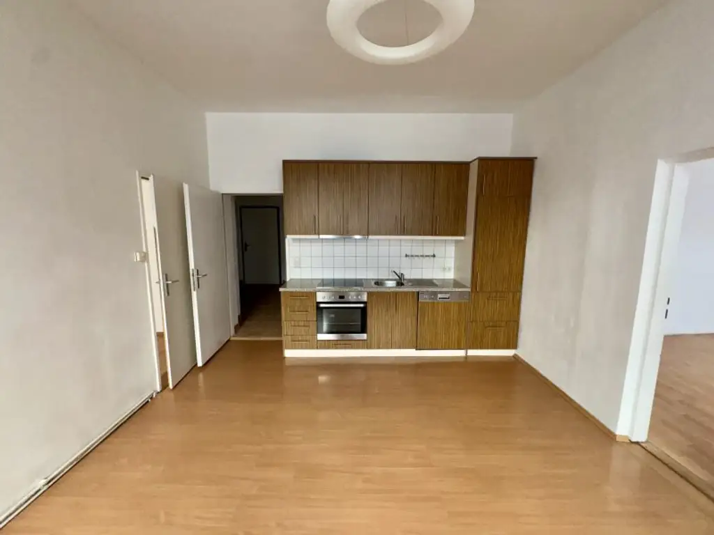 Renovierungsbedürftige Wohnung in Top-Lage des 12. Bezirks – Ideal für Individualisten!