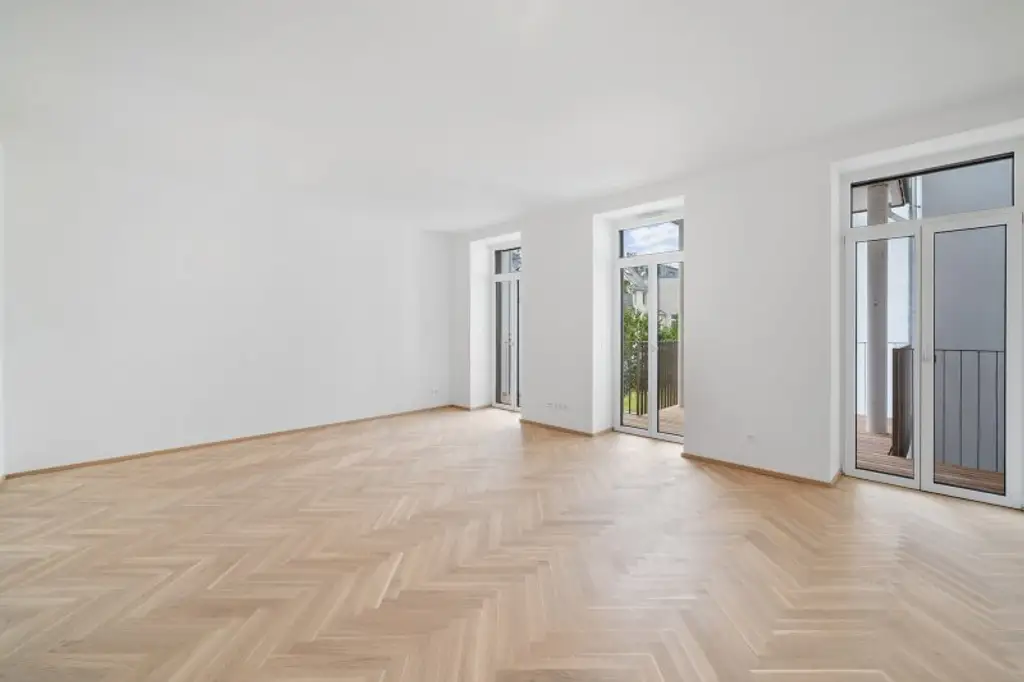 4-Zimmer-Altbaueigentumswohnung in generalsaniertem Altbau mit Balkon