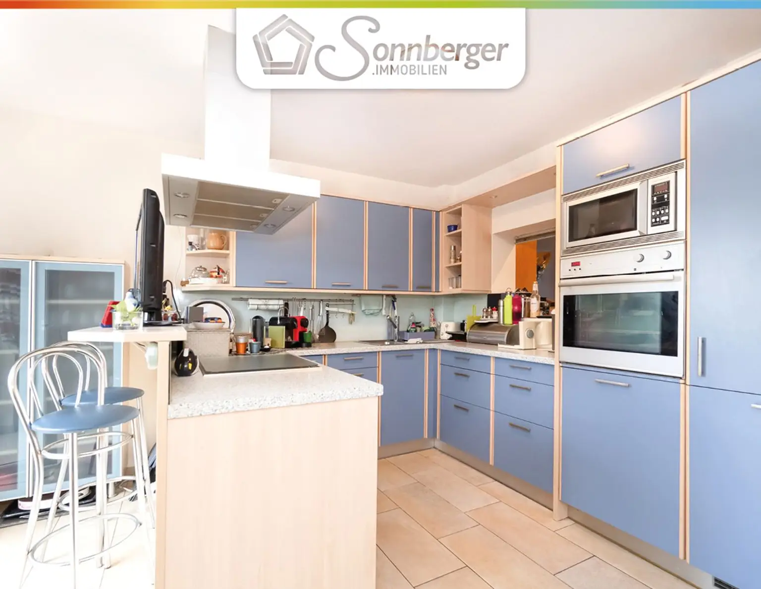 HERZSCHLAG - Doppelhaushälfte mit liebevollem Garten, Pool und Garage in Leonding