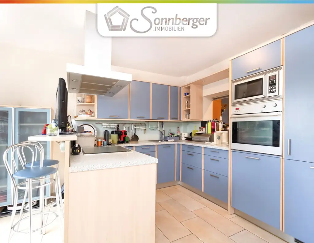 HERZSCHLAG - Doppelhaushälfte mit liebevollem Garten, Pool und Garage in Leonding