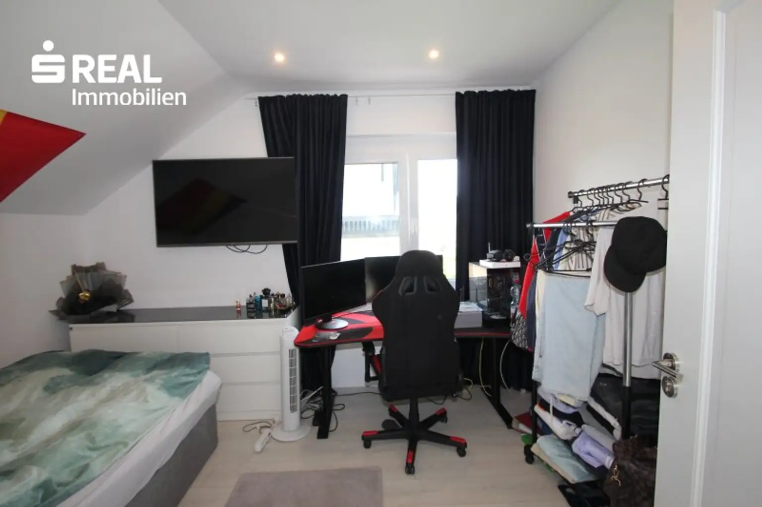 Zimmer 1 OG
