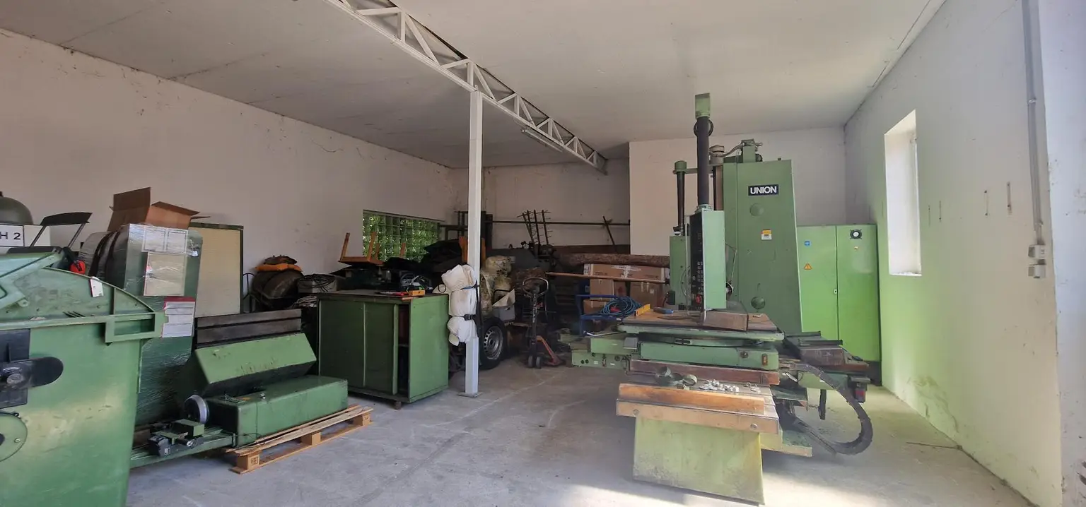 Betriebsbereites Objekt mit Produktionshalle, Werkstätten, Lagerräume und Büros. Flexible Nutzung, in Rudersdorf Nähe Fürstenfeld