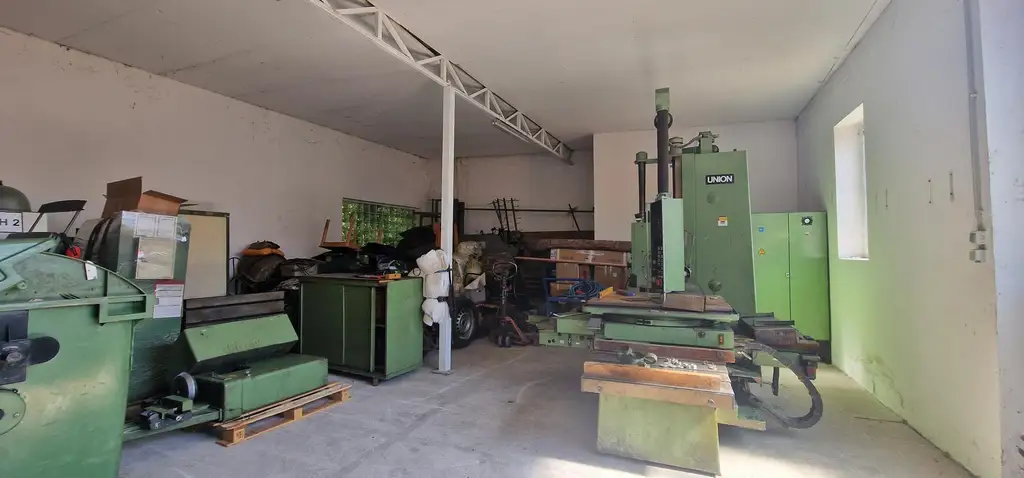 Betriebsbereites Objekt mit Produktionshalle, Werkstätten, Lagerräume und Büros. Flexible Nutzung, in Rudersdorf Nähe Fürstenfeld