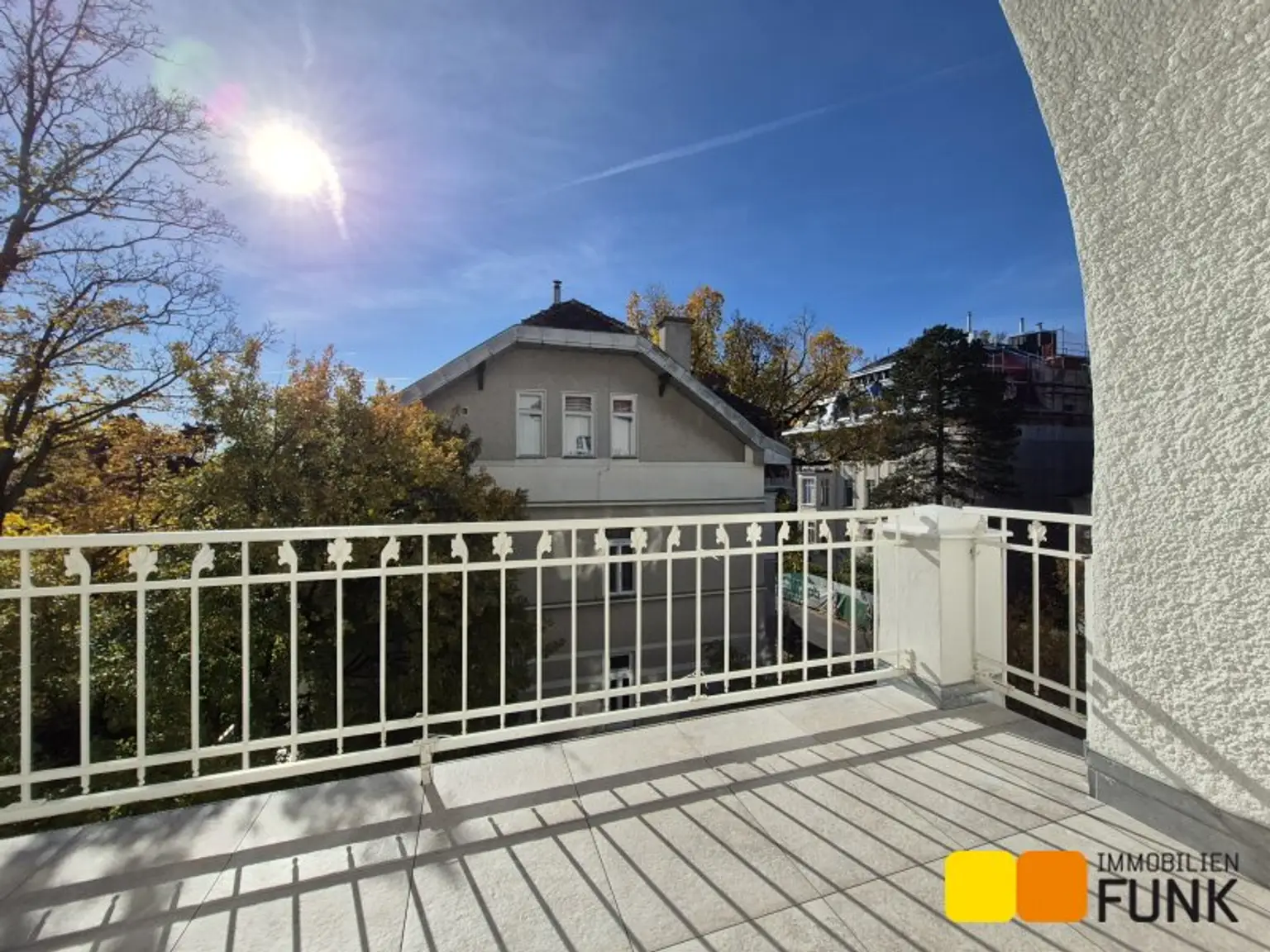 Herrschaftliche 5-Zimmerwohnung mit Balkon