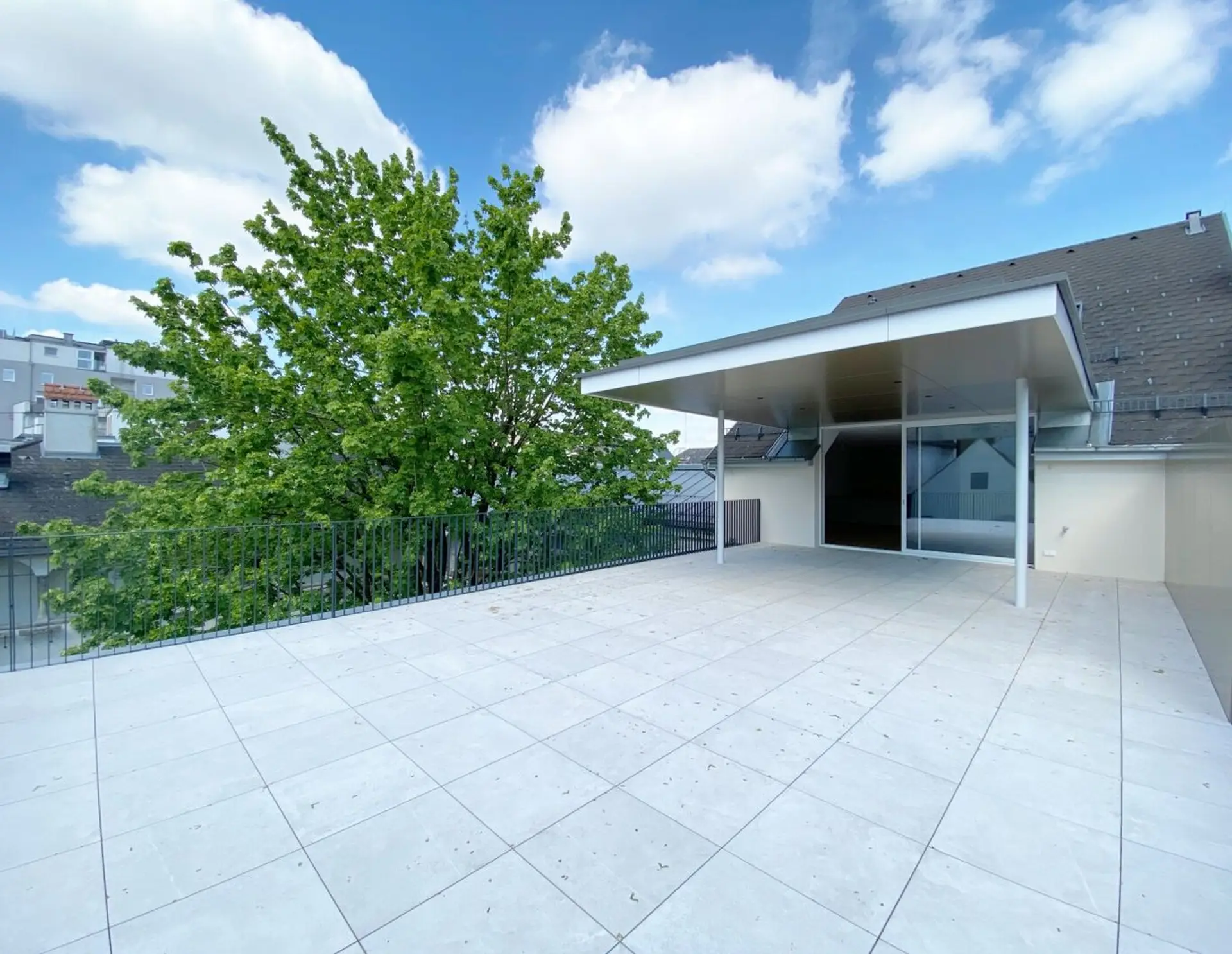 NEU - Sehr Exklusives Penthouse mit Sensationeller Terrasse Direkt im Zentrum