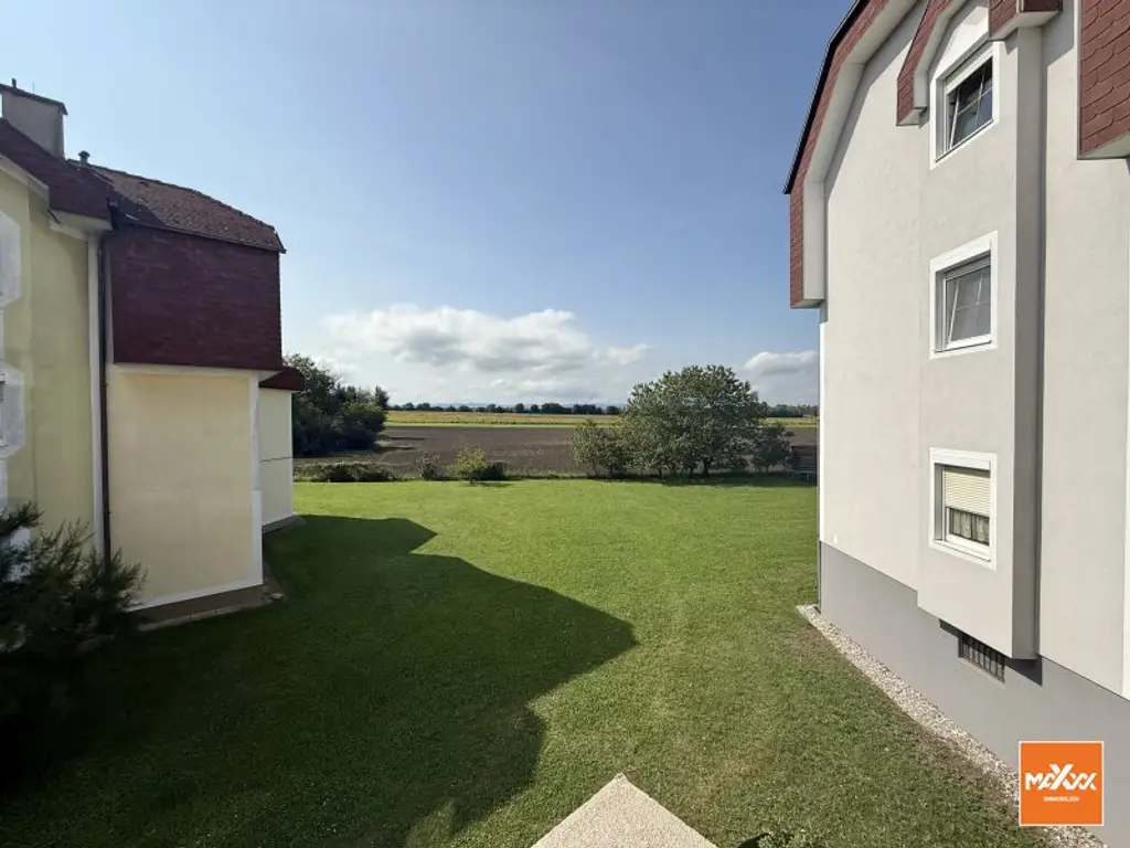 3-Zimmer-Wohnung mit verglaster Loggia und Grünblick!
