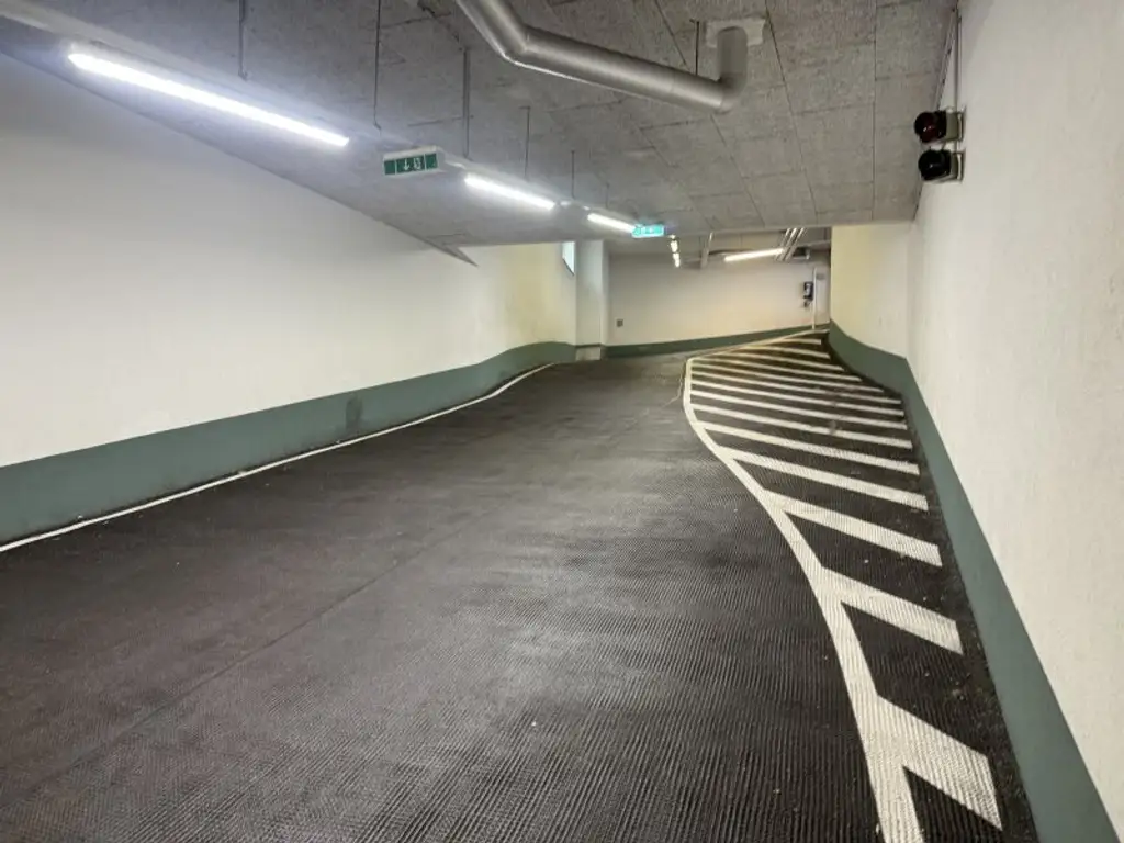 Parkplatz in der Tiefgarage nahe den Sofiensälen zu verkaufen