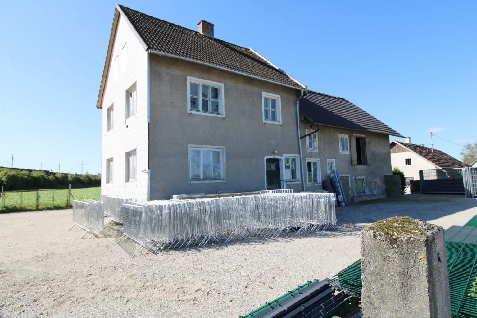 Außenlagerfläche mit Garage im Ennshafen!