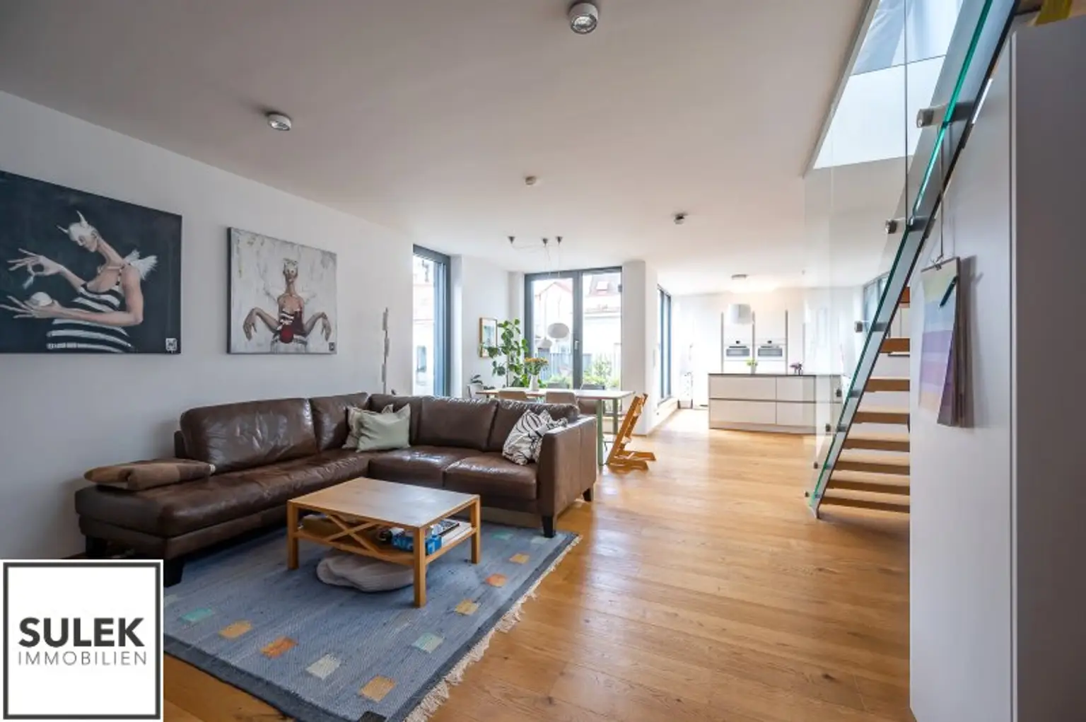 Einzigartige DG-Wohnung mit Loft-Charakter und Terrassen (rd. 165m²) inkl. atemberaubendem Fernblick