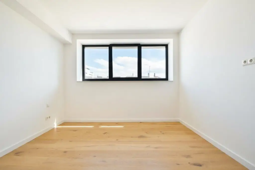 Charmantes Dachgeschoss-Domizil mit Loggia in urbaner Toplage