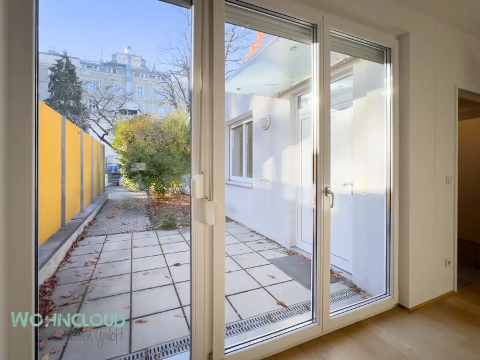 AUSSICHT NACH DRAUSSEN