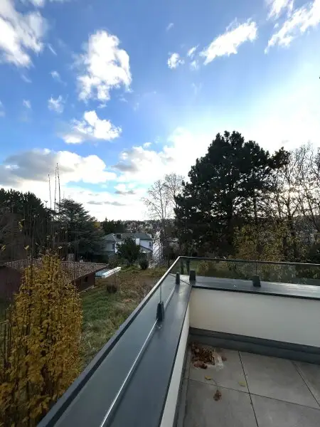 Wohnen mit Weitblick: Stilvolle 2-Ebenen-Wohnung mit Terrassen in der Sieveringerstraße