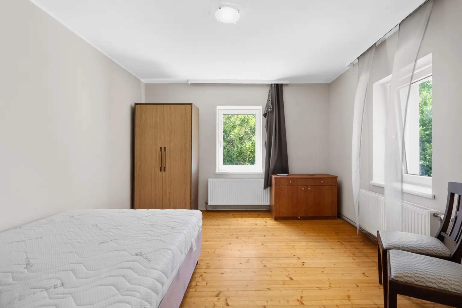 "Ein-/Zweifamilienhaus in ruhiger Lage – mit Sauna & Kachelofen!"