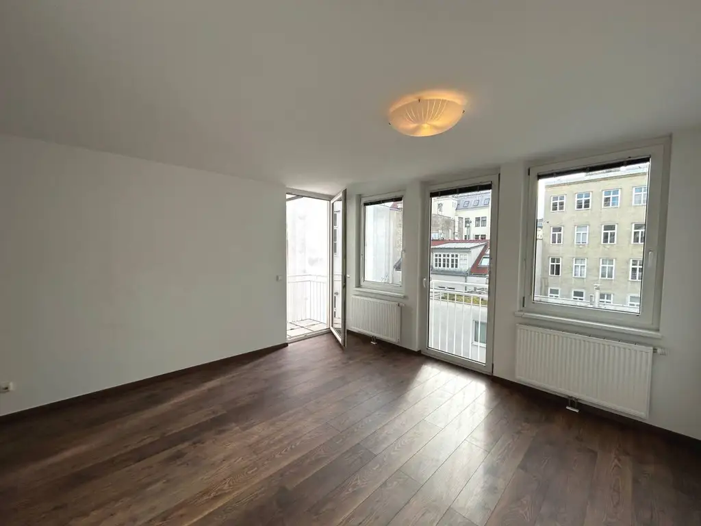 Schöne 1-Zimmer-Wohnung mit Balkon im 7.Bezirk!