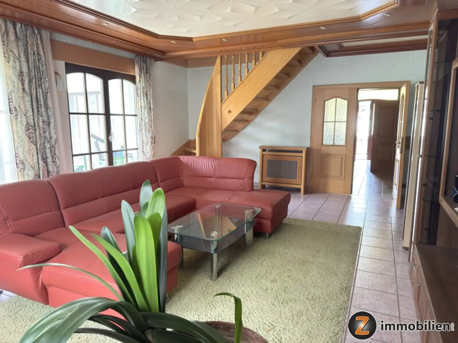 Einfamilienhaus mit Garage, schönem Garten und Teich in ruhiger Wohnlage