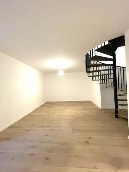 Prestige Living in Sievering: Großzügige Gartenwohnung mit Stil