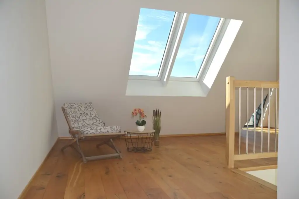 Erstbezug! Offenes und lichtdurchflutetes Wohnerlebnis mit einzigartigem Blick über die ganze Stadt! 117m2 Dachgeschoss Nähe Hauptbahnhof und U1!