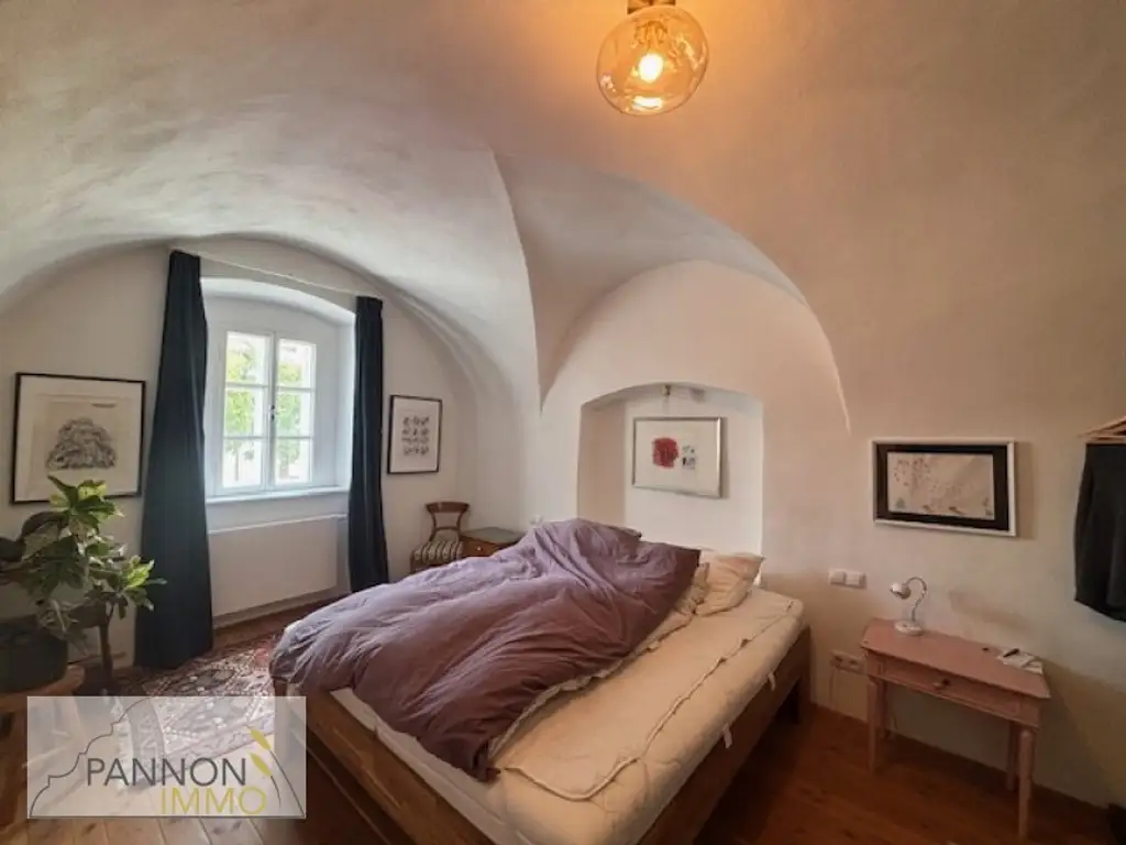 Breitenbrunn - historische (16.Jhd.), neu sanierte Wohnung samt Nebengebäuden und Garten im Ortszentrum