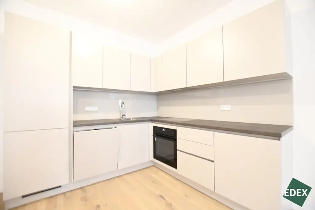 Erstbezug nach Sanierung: Schöne 2 Zimmer-Wohnung nahe Meidling Bahnhof