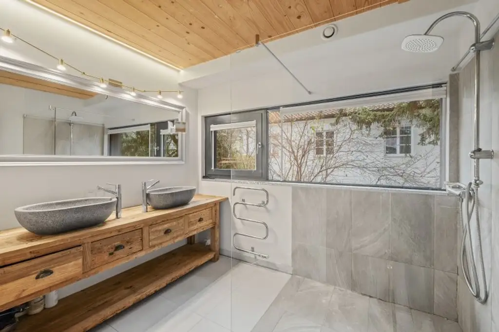 Architektenvilla mit Pool und Biosauna in 1230 Wien-Mauer