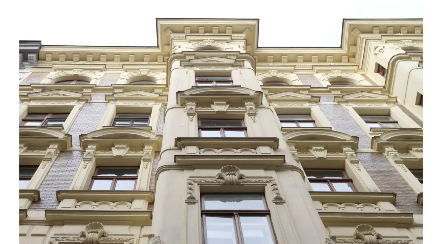 UNBEFRISTET: 4-Zimmer Wohnung in zentraler Lage