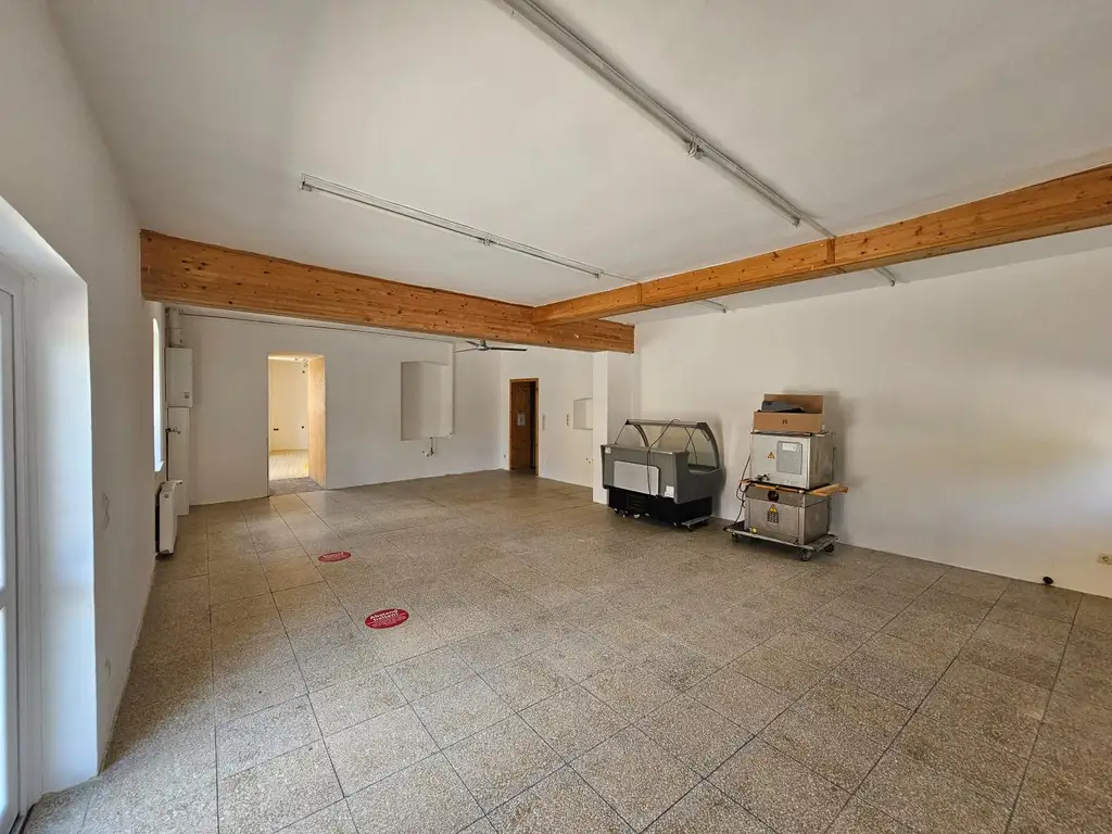 Haus mit Geschäftslokal