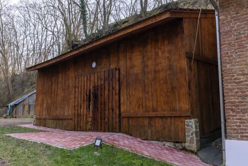 Exklusive Landhausvilla in Engelmannsbrunn – Luxus, Ruhe & Privatsphäre im Herzen des Wagrams