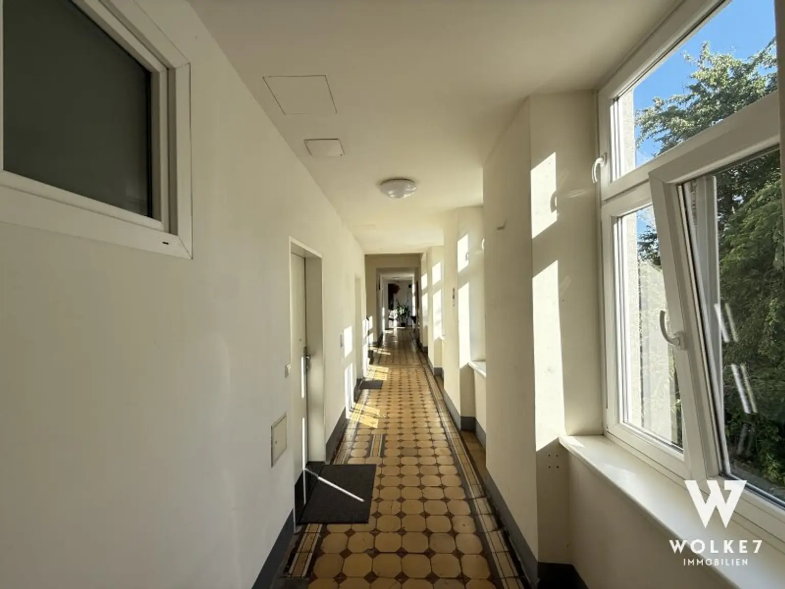 Sanierungsbedürftige Wohnung in Innenhoflage mit 3 Zimmern und 76 m²