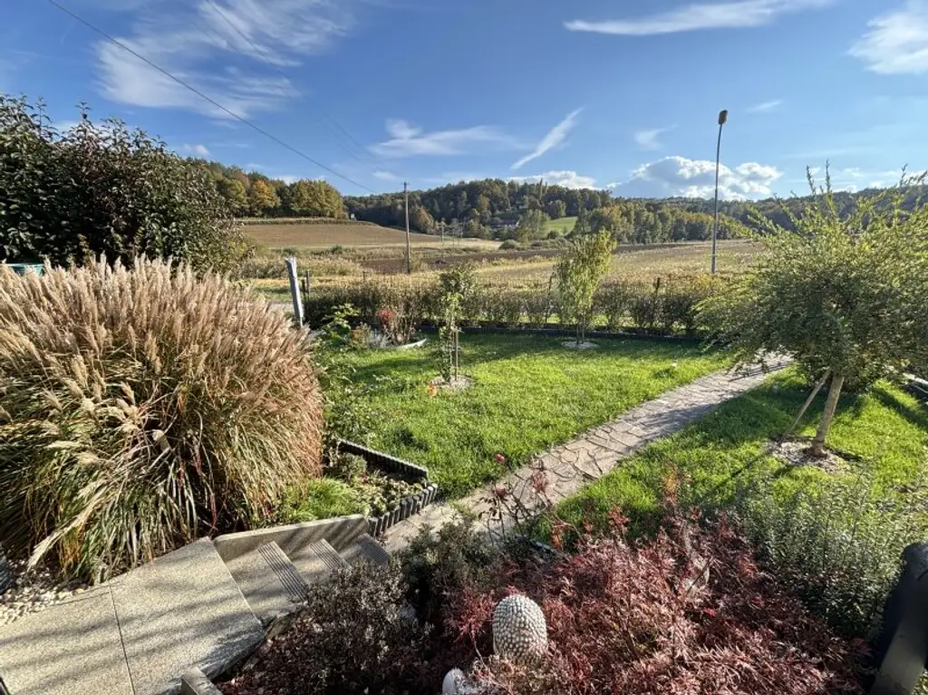 ** FAMILYS BEST **   Reinersdorf !! Bungalow mit ca. 122 m2 Wfl. in ruhiger, idyllischer Ortsrandlage mit ca. 1.200 m2 Eigengrund !!