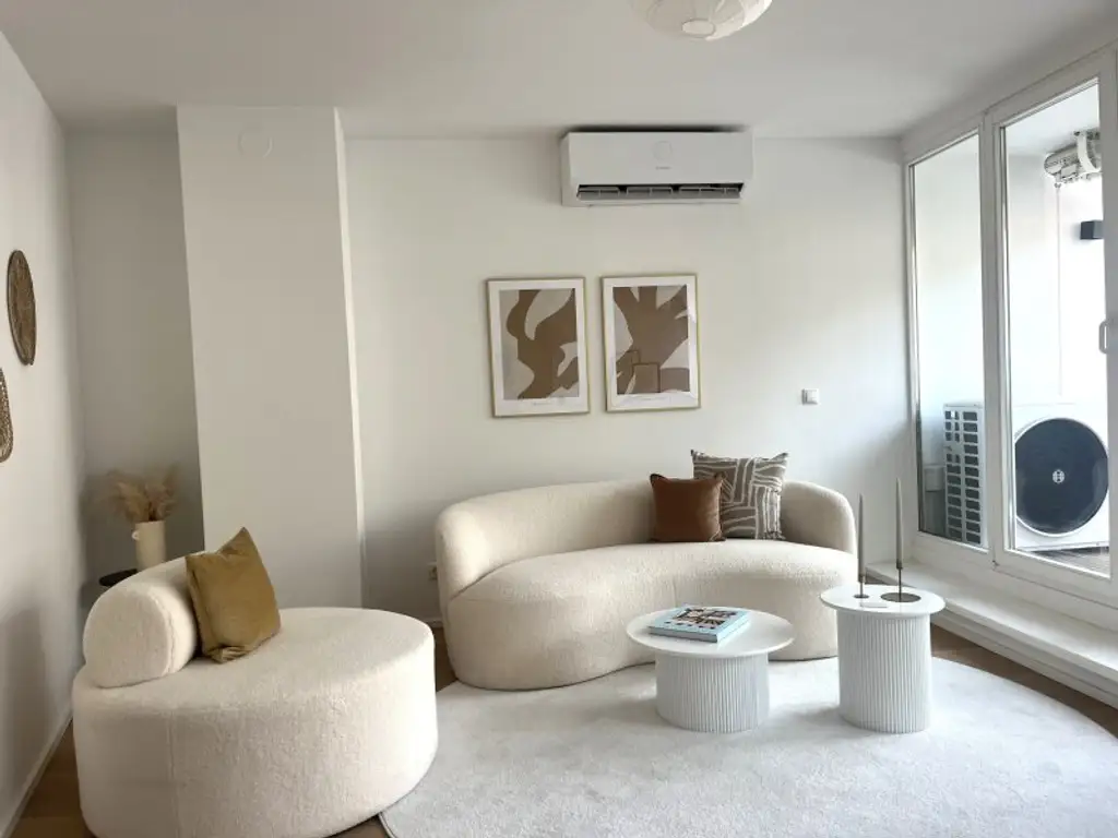 ERSTBEZUG nach Sanierung! Exklusive 3-Zimmer-Maisonette-Wohnung mit Terrasse in 1180 Wien