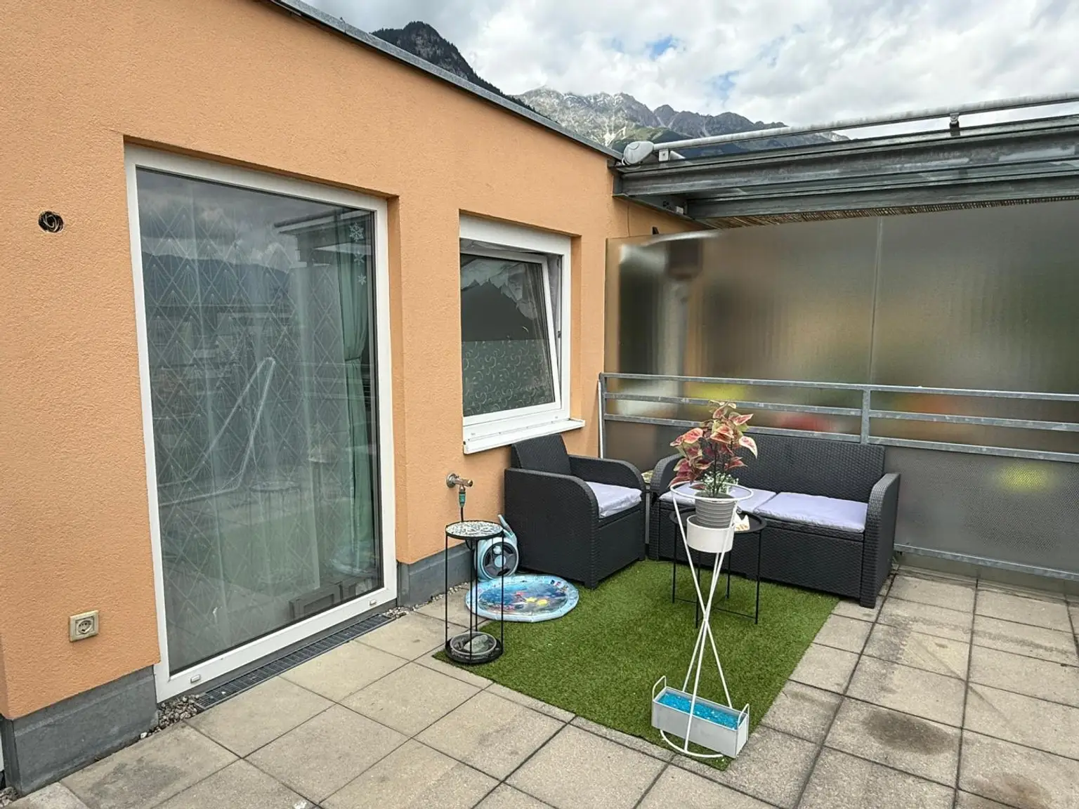Attraktive  3 Zimmer-Maisonette-Wohnung mit Dachterrasse in Uninähe