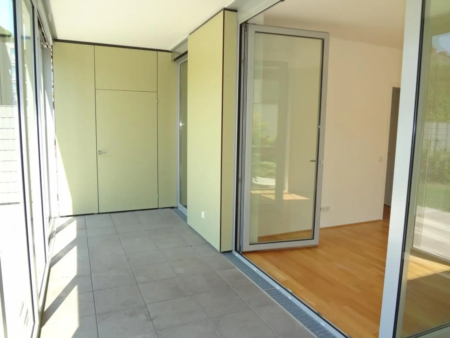 Domviertel: Wohnung mit Wintergarten, Garten und Terrasse! Tiefgaragenplatz möglich!