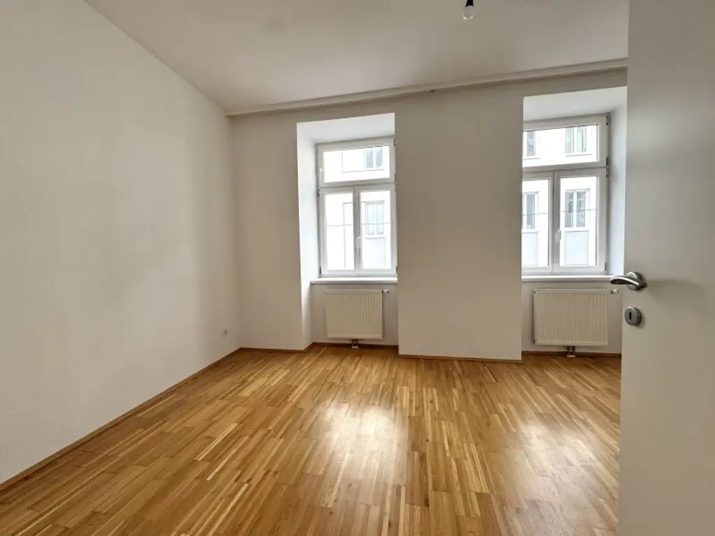 Ein kurzes Spaziergang zur U6 - schöner Altbau inklusive Aufzug - inkl. Einbauküche
