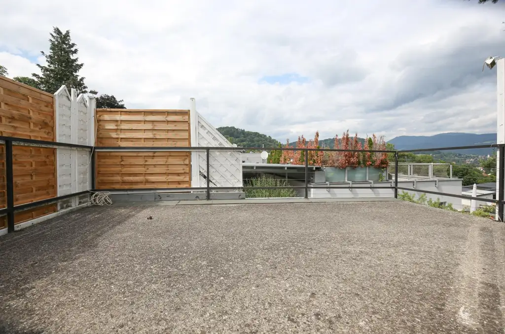 Lichtdurchflutete 3-Zimmer-Wohnung: Balkon, Blick ins Grüne & ruhige Lage