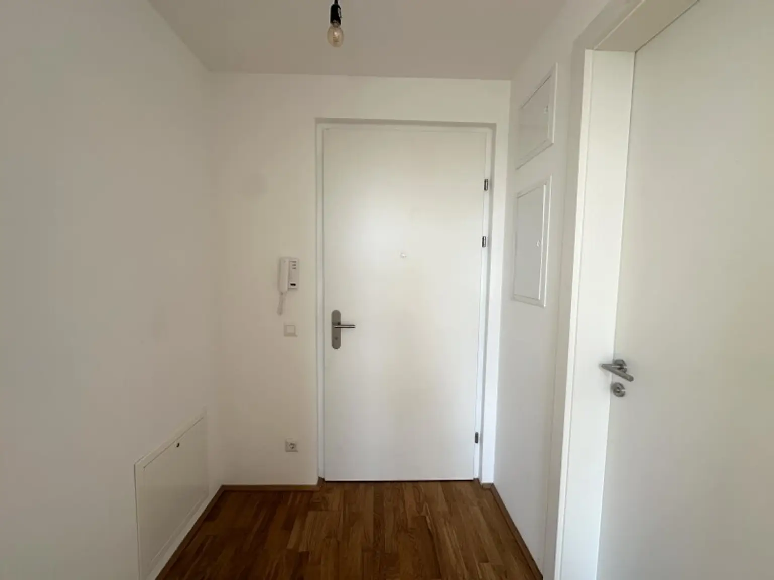 kompakte 2-Zimmer Wohnung in ruhiger Lage mit guter Infrastruktur- nahe U4 Hietzing - ab 01.09