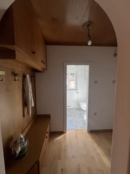 VOLDERS - Sonnige 3 Zi.-Wohnung mit Balkon und eigenem Gartenanteil zur Vermietung