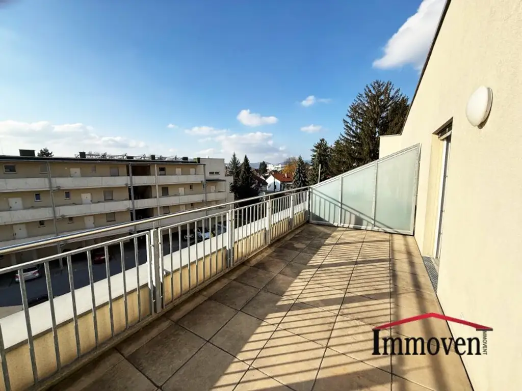Sehr schöne und helle 2-Zimmerwohnung mit Terrasse!