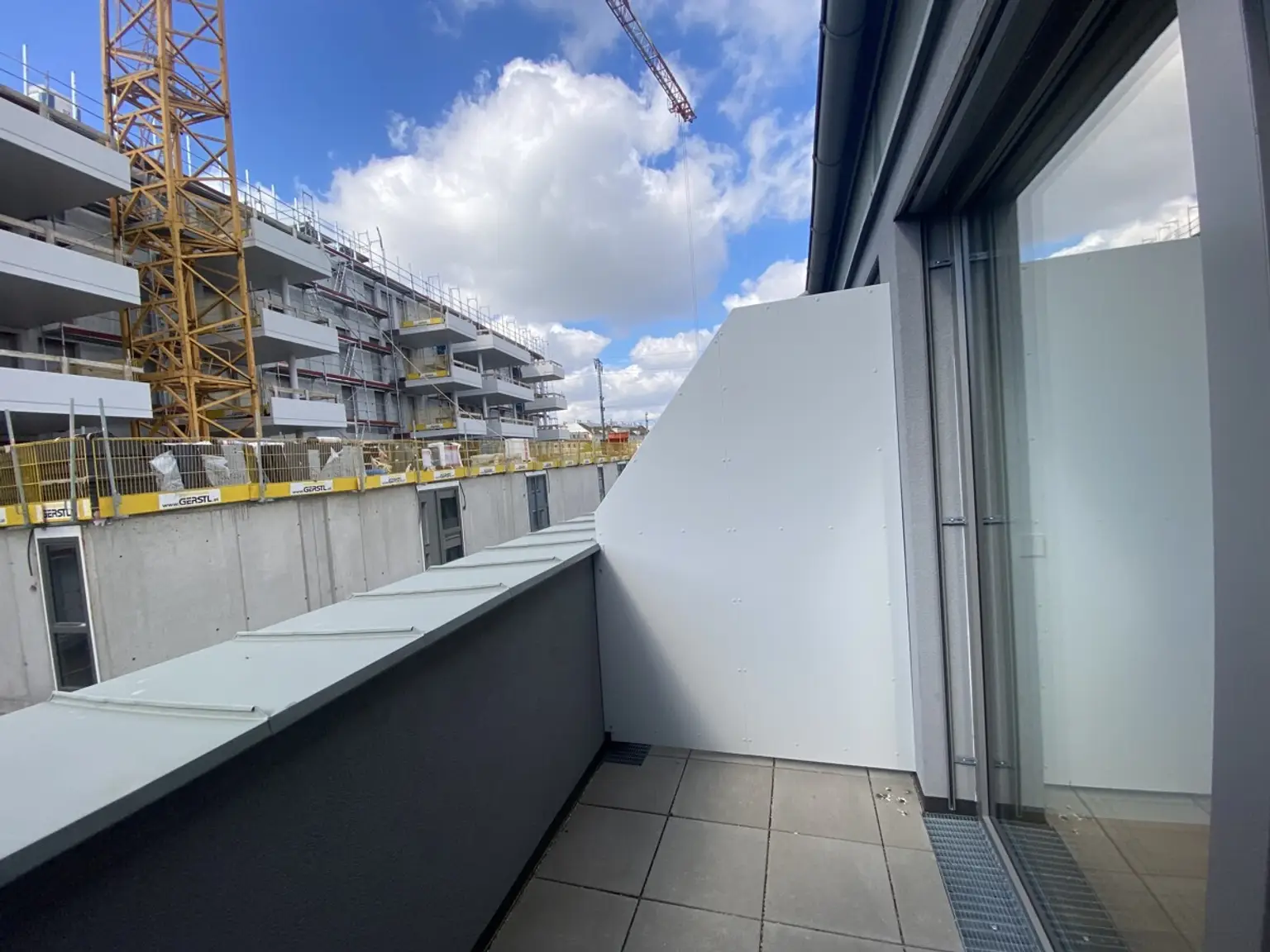 TRAUM - Sonnige 2 Zimmerwohnung mit Dachterrasse - 1 bedroom Apartment with terrace