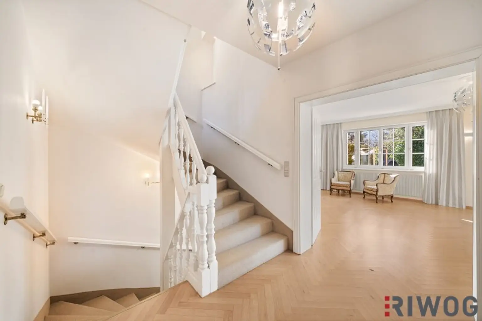 Private Estate Villa mit Fernblick | Privatwald | Virtual Tour | 4.200m2 Garten |  25 min. in den 1. Bezirk | Pool & Sauna