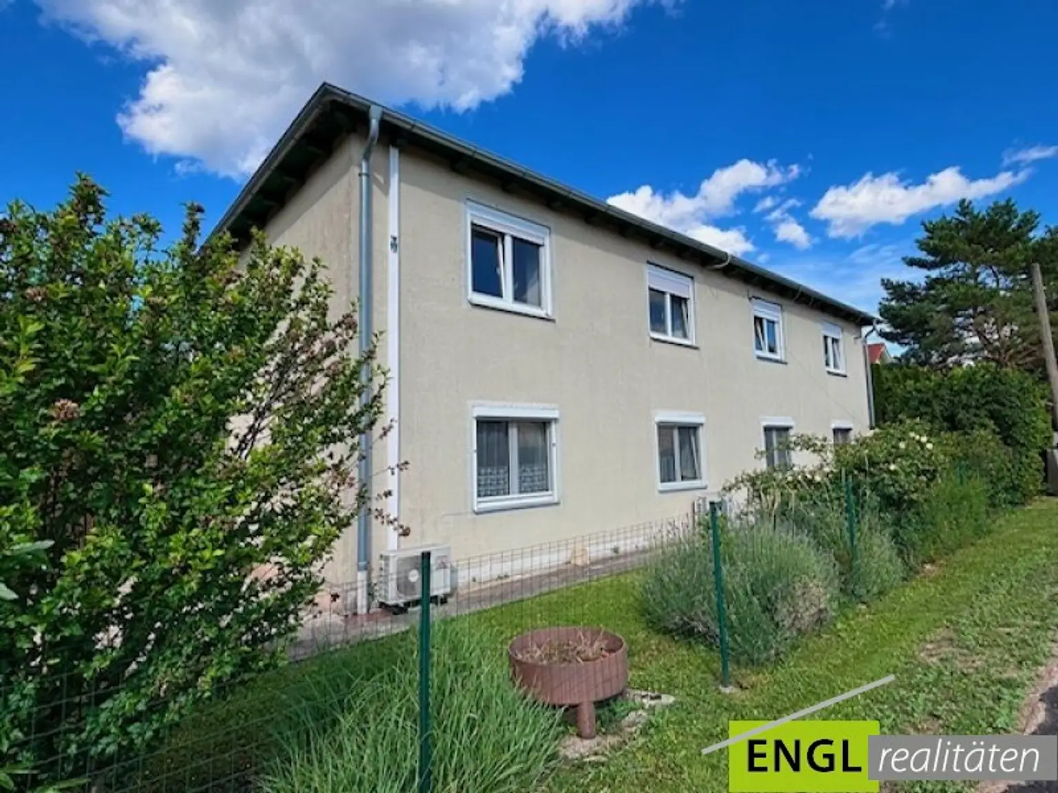 Haus mit 3 Wohnungen