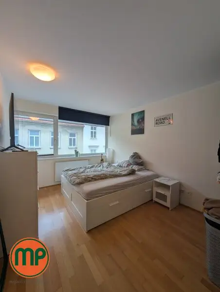 AB APRIL - Lichtdurchflutete 2 Zimmerwohnung