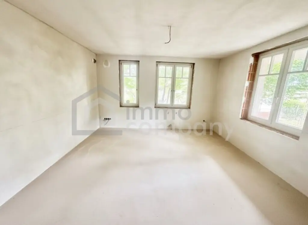 Luxuriöse Villa in Hamuliakovo: 600m², 14 Zimmer, Erstbezug mit Stadt- und Grünblick!