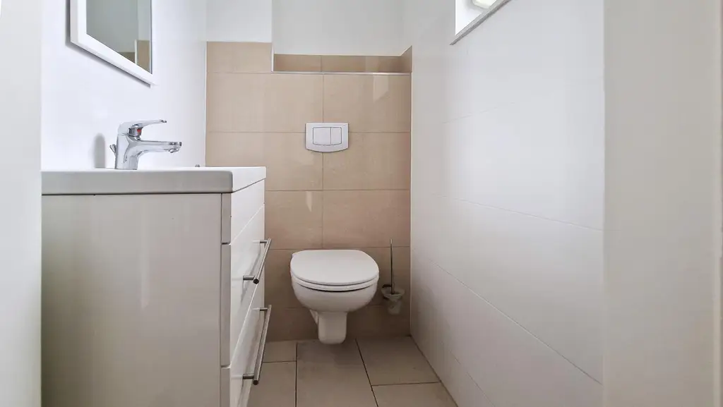 Niedrigenergie-Doppelhaushälfte in Mauer. 5 Zimmer, Terrasse, Garten und Autostellplatz