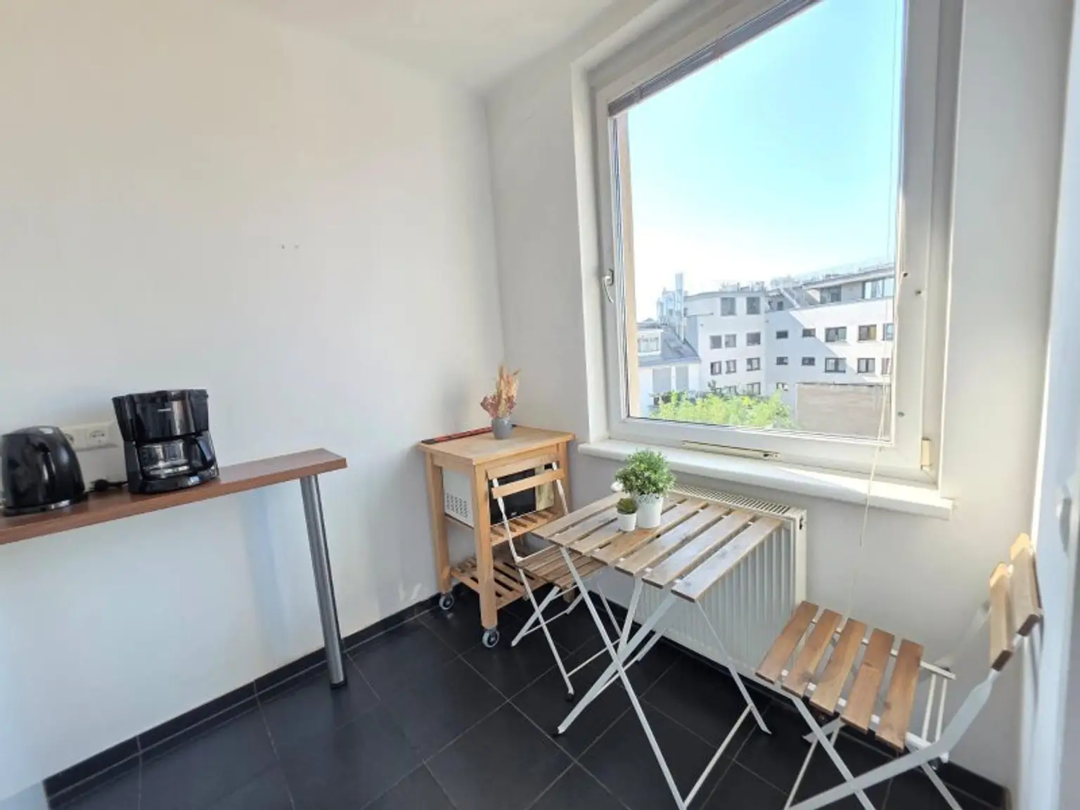 Helle Citywohnung mit Ausblick – Möbliertes 1-Zimmer-Apartment nahe Naschmarkt