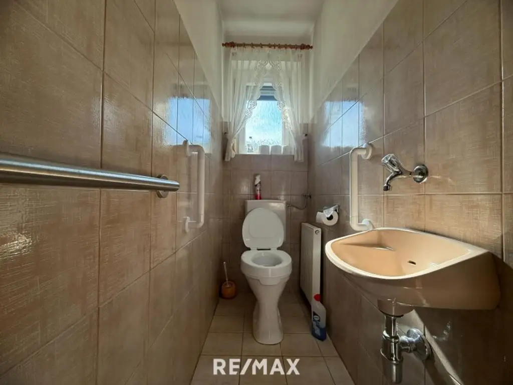 *** Gemeinschaftsprojekt oder Investment? Zwei Häuser, sechs Stellplätze, großes Grundstück in Toplage! ***