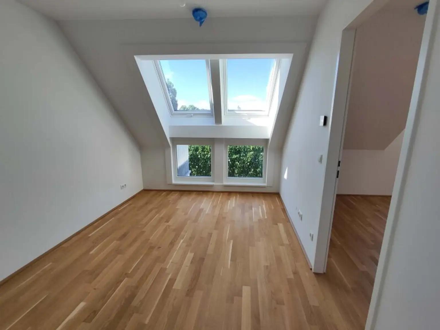 NEUBAU DACHGESCHOß-3-Zimmer-ERSTBEZUG mit Balkon in 1210 Wien! Top 2/50