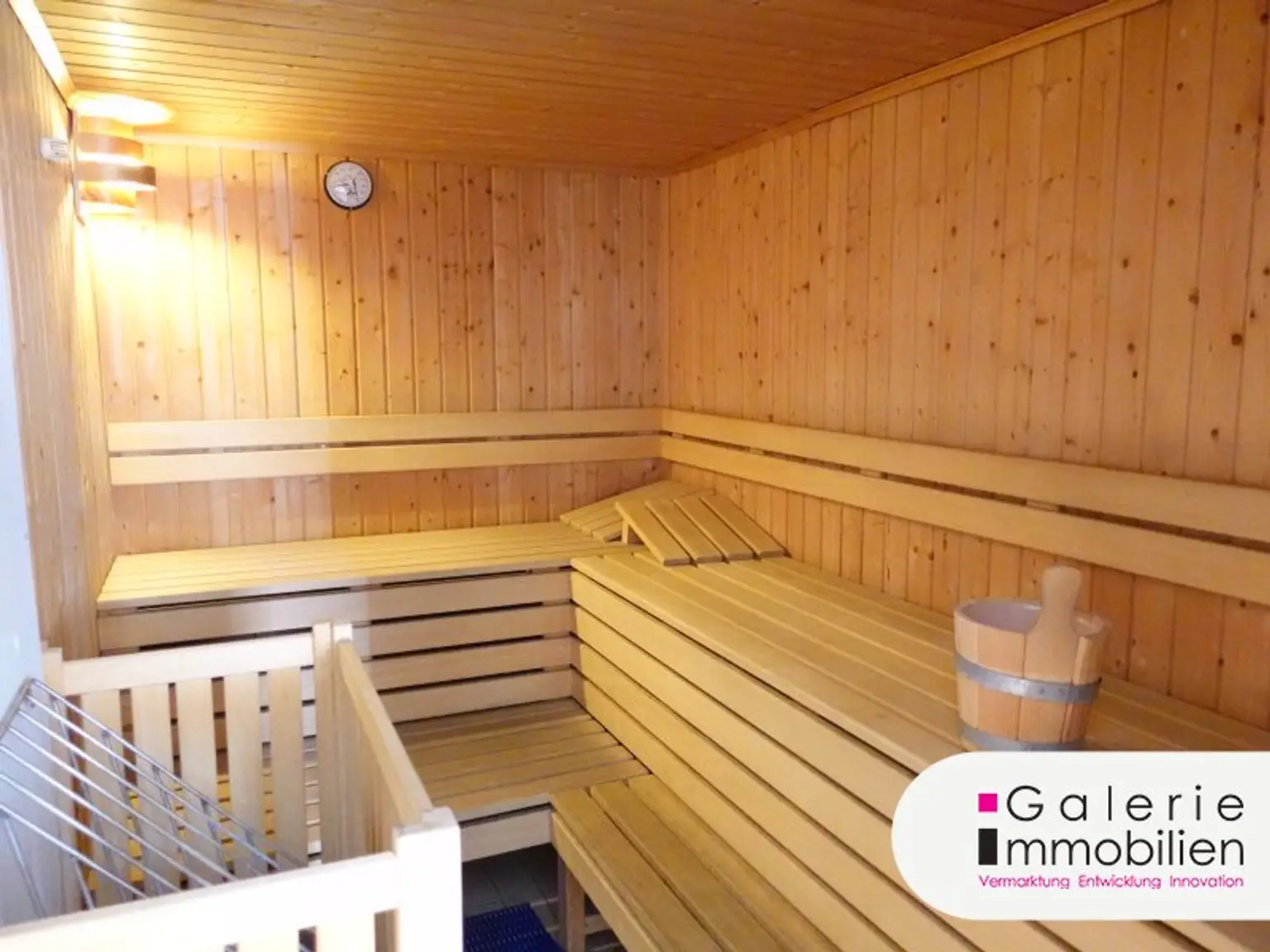 VIDEO: Sehr schöne 4-Zimmer-Maisonette, 3er-WG-geeignet, mit Fernblick und Garage!