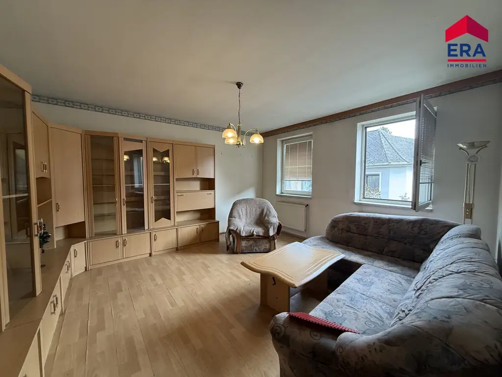 Massives Einfamilienhaus mit Innenhof, Halle & Ausbaupotenzial in 2054 Haugsdorf